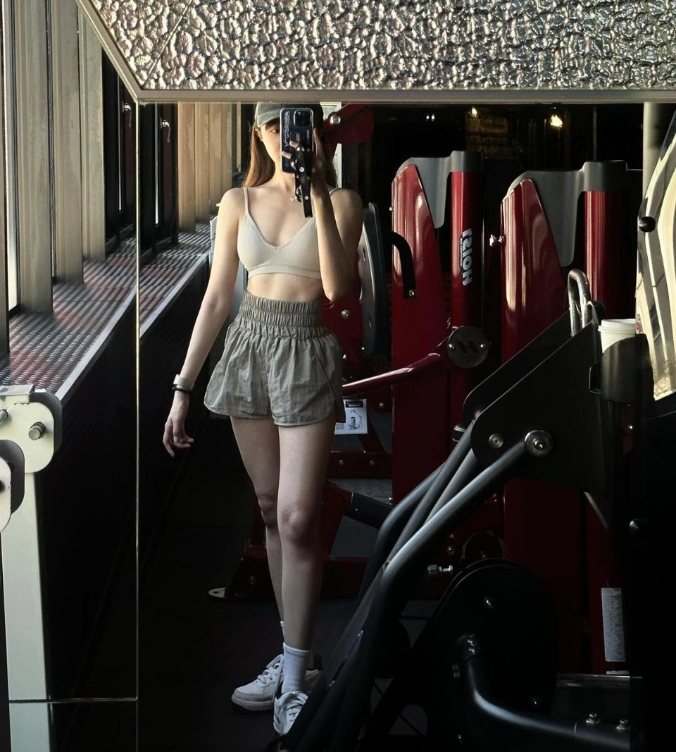 Dương Thần thường xuyên đăng tải hình ảnh check-in tại phòng gym.