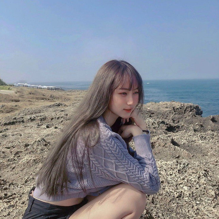 Theo tìm hiểu của netizen, danh tính của cô nàng đó là Ân Ân (20 tuổi) đến từ Đài Loan.