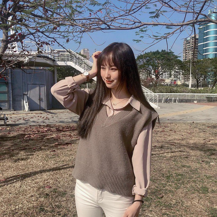 Nhiều nam giới ca ngợi Ân Ân như "nữ thần thanh xuân" của mình, mỗi bức ảnh của cô đều nhận được lượt tương tác khủng.