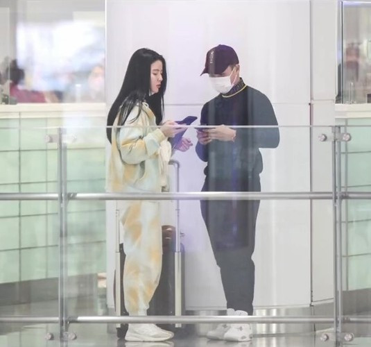 Quang Hải và bạn gái đã hẹn hò được khoảng hơn 2 năm. Song, cả hai vẫn chưa một lần công khai chính thức chuyện tình cảm mà chỉ đăng ảnh úp mở trên MXH.