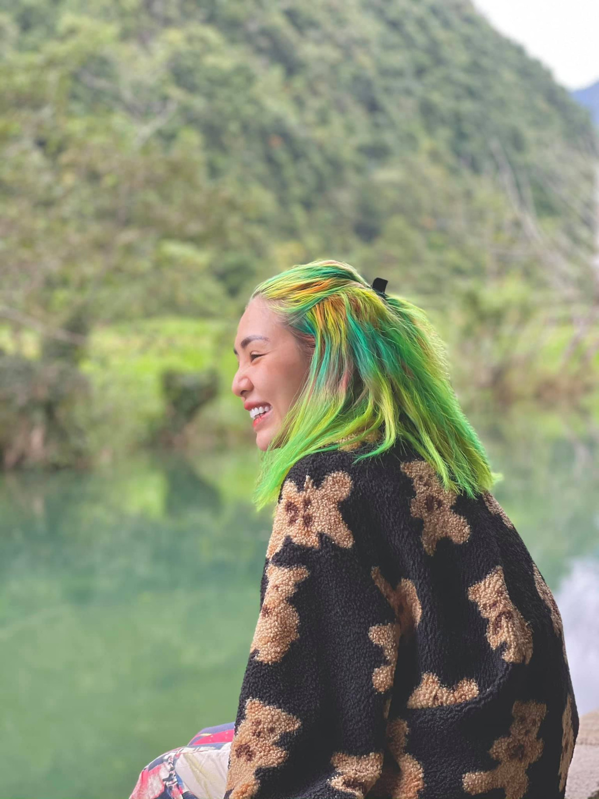 Bên cạnh đó, netizen cũng có lời khen ngợi cho nhan sắc ngày càng thăng hạng của cô nàng.