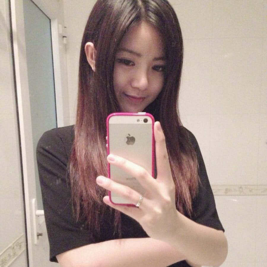 Kiến thức về bóng đá của Tú Linh khiến nhiều fan của CLB Manchester United ngưỡng mộ bởi cô thực sự là "của hiếm" bây giờ: vừa xinh đẹp, học giỏi, yêu bóng đá, vững về chuyên môn.