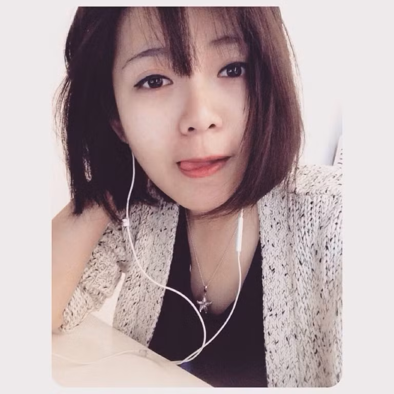 Mỗi lần đăng ảnh là Tú Linh lại nhận được hàng nghìn lượt thích bởi vẻ ngoài xinh đẹp.