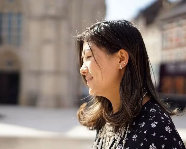 Ngay khi nhận lời yêu, anh ấy bảo khi chọn tôi sẽ chấp nhận mọi thứ thuộc về tôi. Bởi vậy, anh cũng quan tâm đến 2 con trai của tôi nữa. Điều đó khiến tôi vô cùng hạnh phúc". Cô gái Lào Cai.