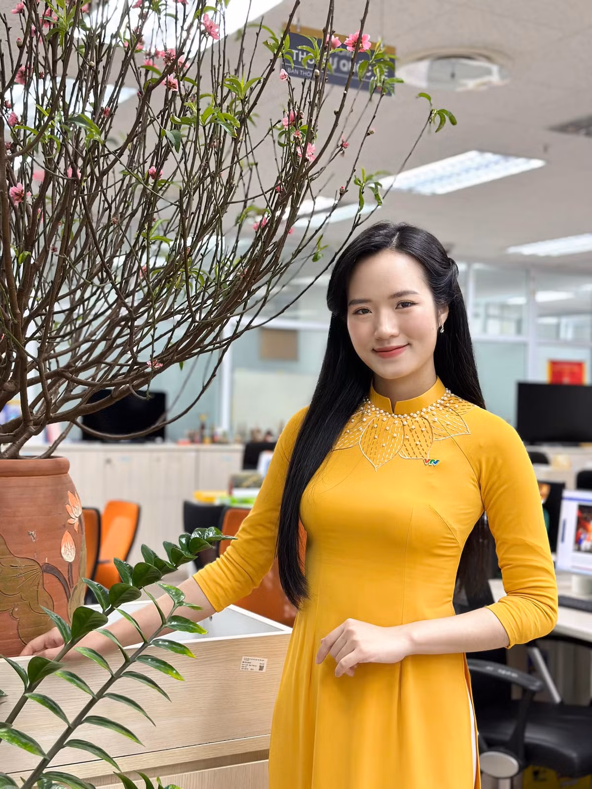 Sở hữu ngoại hình cùng vóc dáng cao ráo, ít ai biết rằng Lan Chi cũng từng ghi danh trong cuộc thi “Hoa hậu Việt Nam” năm 2020. Mặc dù phải dừng chân sớm và chưa có thành tích cao, với cô nàng đây vẫn là một hành trình đẹp với kết thúc viên mãn.