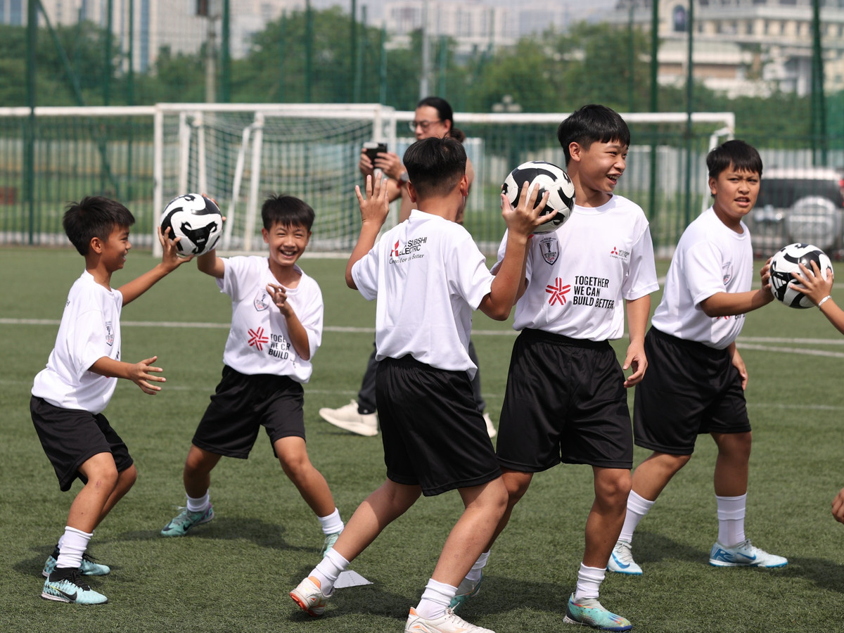 Hoi thao huan luyen bong da cho tre em tien ASEAN Cup 2024-Hinh-3