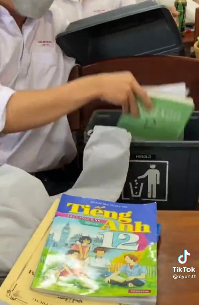 Cũng có thể nói, đây là một trào lưu giúp gắn kết các thành viên của tập thể. Bên cạnh đó, còn giúp không khí lớp học trở nên tươi mới hơn sau những giờ học tập căng thẳng.