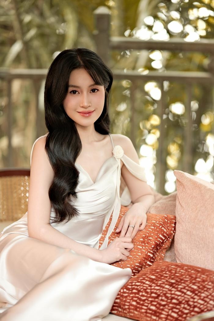 Theo đó, trên tài khoản TikTok có gần 100 nghìn người theo dõi, dù chăm chỉ đăng video nhưng đến hiện tại, Thu Trang vẫn tắt tính năng bình luận ở mỗi bài viết.