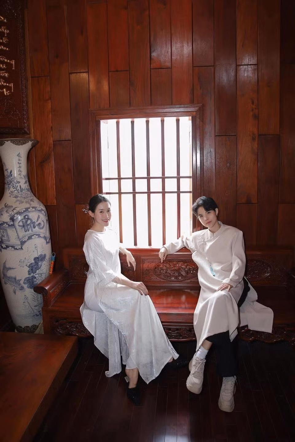 Qua sự giới thiệu của Quang Đăng, cả hai gặp nhau lần đầu nhưng lúc đó vẫn chưa nảy sinh tình cảm. Mãi đến năm 2020, họ mới bắt đầu tìm hiểu và dần trở thành cặp đôi. Cuối năm 2024, Vũ Cát Tường cùng gia đình đã đến Đô Lương (Nghệ An) để làm lễ ra mắt gia tiên nhà Thu Trang.