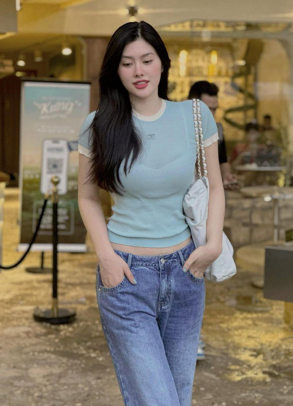 Xem trang cá nhân của người đẹp Huỳnh Tiên, nhiều bạn gái yêu thích style gợi cảm hoàn toàn có thể tìm được những gợi ý thú vị cho cách ăn mặc của mình.