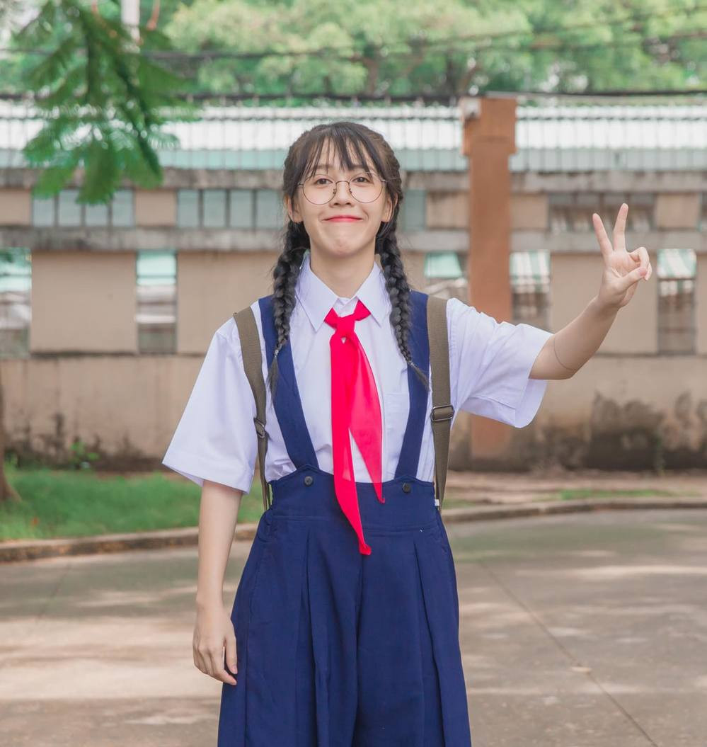 Ngay sau khi đăng tải, khoảnh khắc biến hình của Hậu Hoàng đã lập tức gây bão. Ai nấy đều xuýt xoa với màn biến hình này.