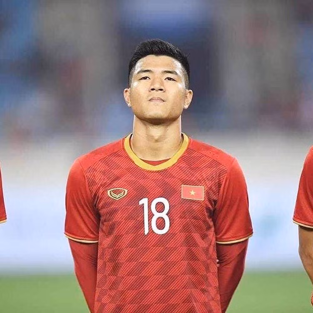 Đức Chinh luôn nỗ lực để thể hiện bản thân trong khóa đào tạo, năm 2015 anh lên đội tuyển quốc gia tham dự thi đấu chung kết U19 Đông Nam Á và nhanh chóng nhận được tấm vé tham dự VCK U19 Châu Á năm 2016. Chinh luôn là cái tên sáng giá, được giới chuyên môn đánh giá cao, anh ghi 7 bàn cho đội tuyển và thành công giành về chức vô địch U19 Đông Nam Á.