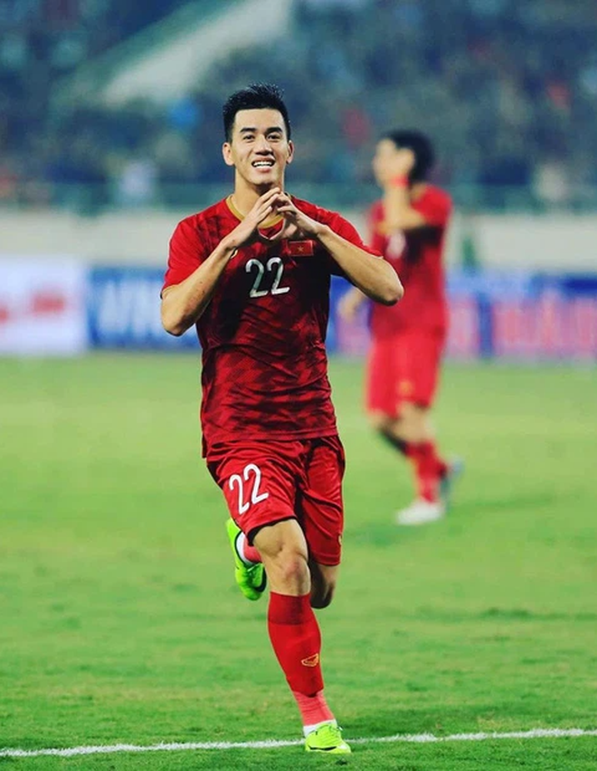 Nói đi thì phải nói lại, Tiến Linh hiện tại đã dậy thì thành công ngút trời.