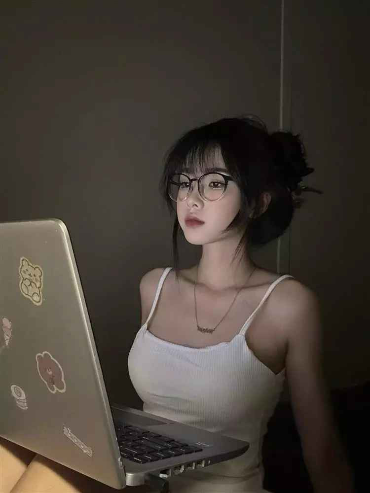 Diệu Linh thường chia sẻ những video hình ảnh chơi game của mình lên mạng xã hội và được đông đảo mọi người đón nhận.