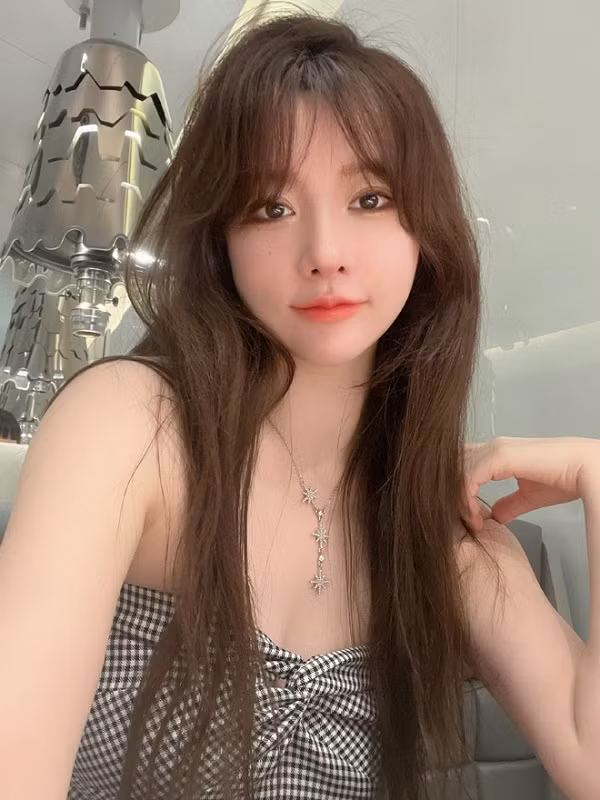 Dù là một trong những hot girl thế hệ mới nhưng có thể thấy Dật Như đang càng ngày càng hút fan.