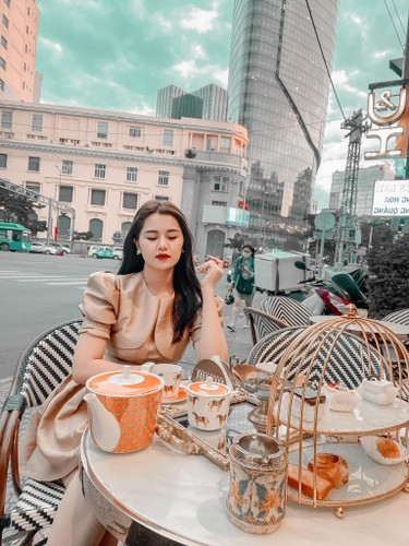 Dù đã có con nhưng gia đình nhỏ của Quế Ngọc Hải vẫn rất tình tứ, mặn nồng như lúc mới yêu