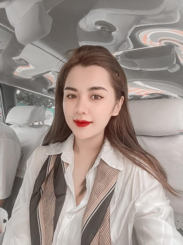 Trong khi đó, Thùy Phương được nhận xét là người biết lo toan cho gia đình khi chồng ít có thời gian ở nhà.