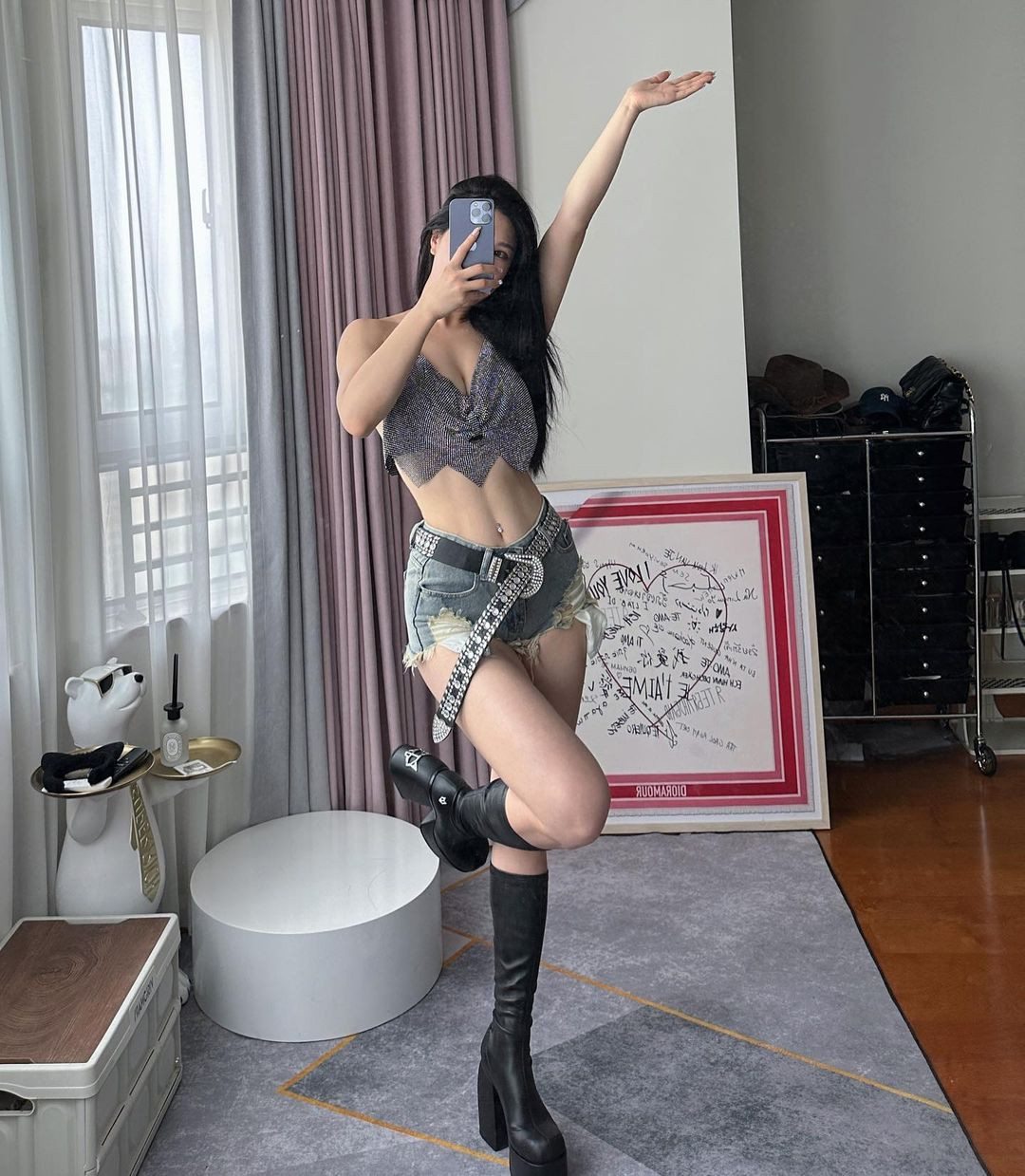 Ngoài ra, bơi lội, trượt tuyết cũng là những hoạt động thể thao yêu thích của Yun Yan.