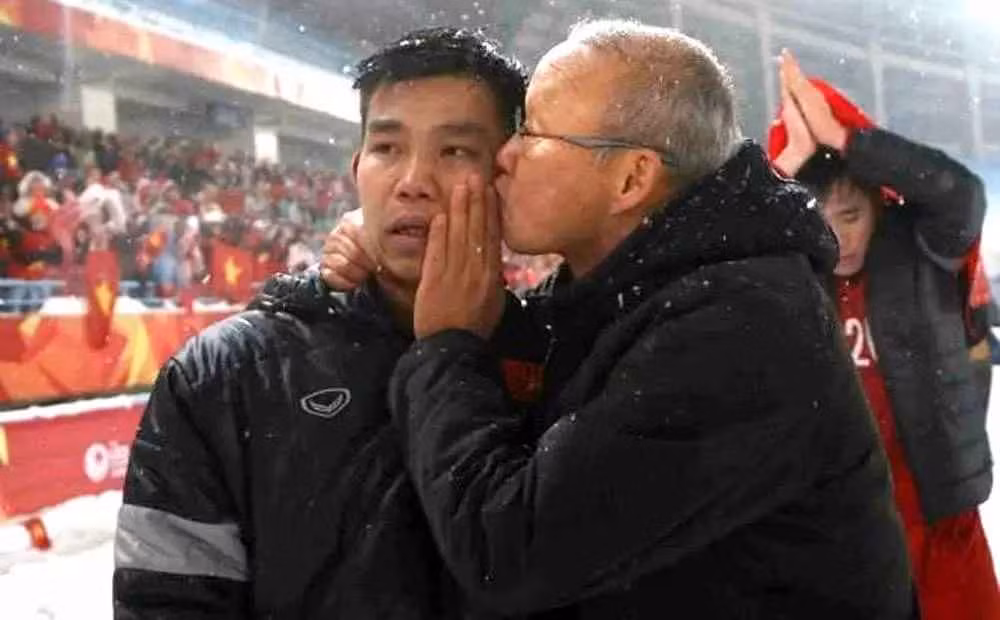 HLV Park Hang Seo từng chia sẻ: "Tôi sẽ luôn ghi nhớ những kỷ niệm trong chuyến hành trình 5 năm cùng bóng đá Việt Nam. Với vai trò HLV tuyển quốc gia và U23 Việt Nam, tôi luôn tập trung vào từng giải đấu.