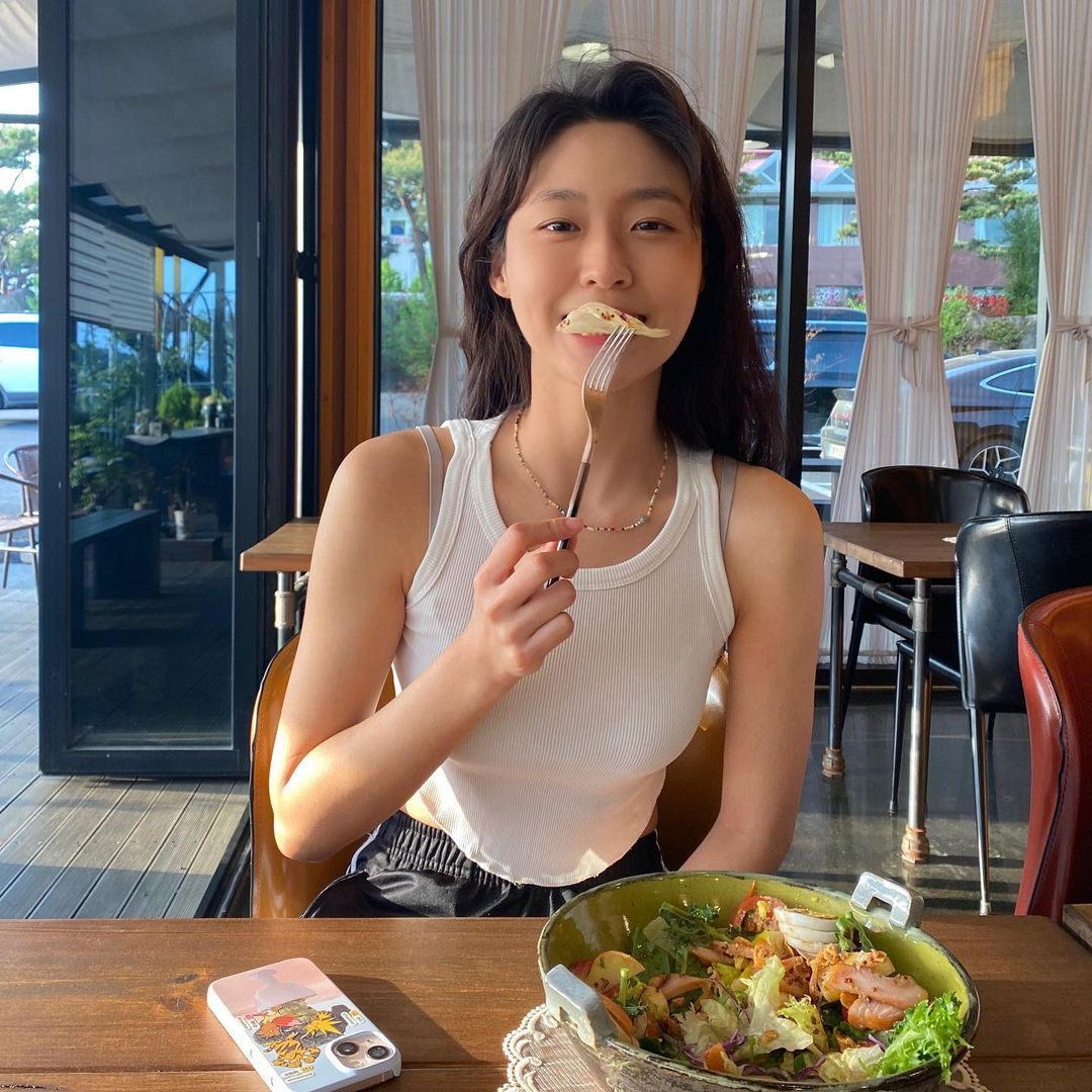 Bên cạnh đó, body ngày càng nóng bỏng, săn chắc của mỹ nhân này cũng trở thành chủ đề được chia sẻ nhiều trên các diễn đàn mạng xã hội.