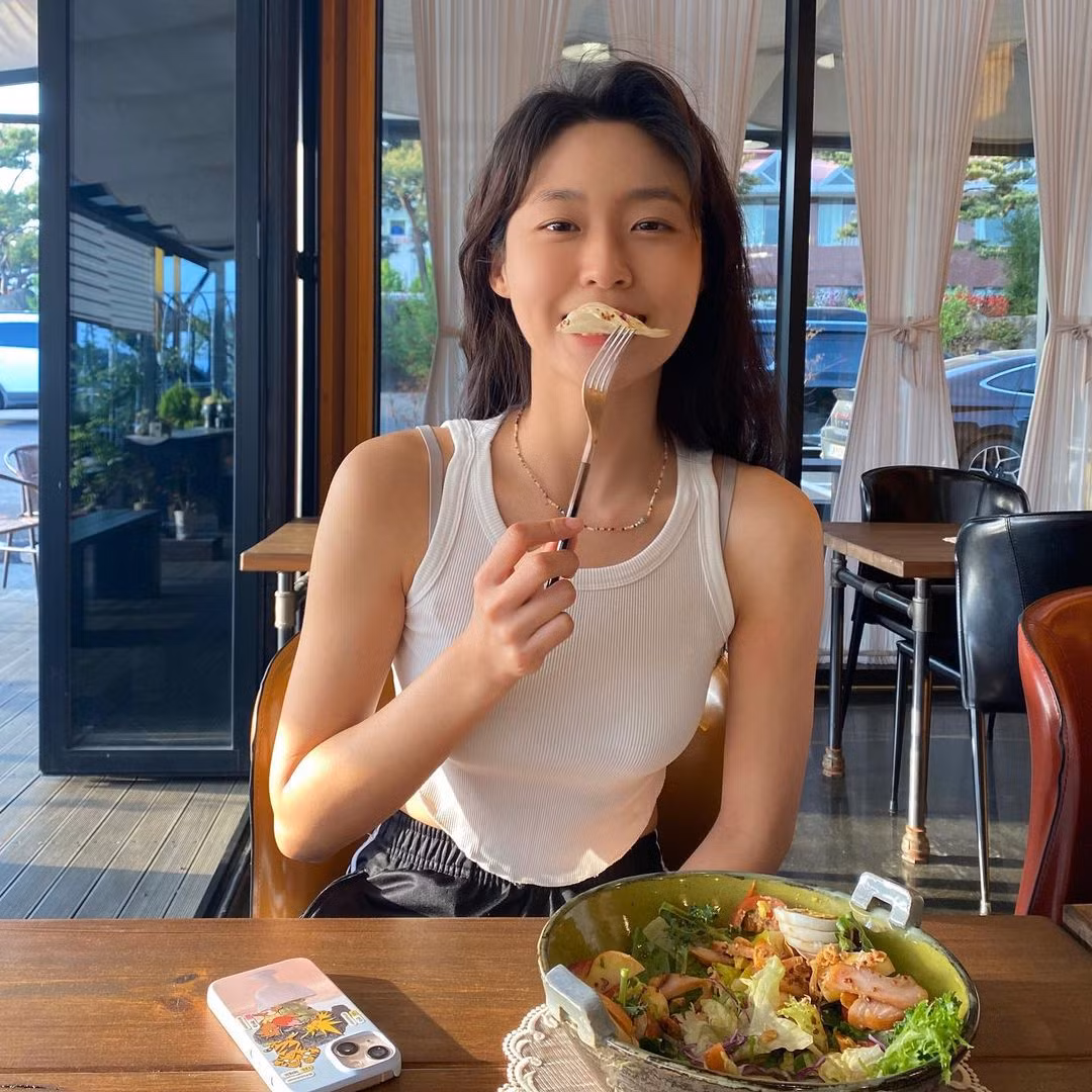 Bên cạnh đó, body ngày càng nóng bỏng, săn chắc của mỹ nhân này cũng trở thành chủ đề được chia sẻ nhiều trên các diễn đàn mạng xã hội.