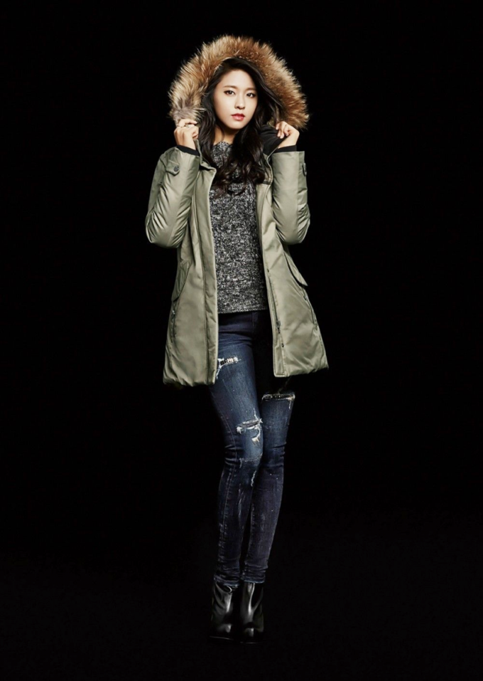 Bên cạnh chế độ ăn uống, Seolhyun cũng chia sẻ thêm rằng bắt buộc phải kết hợp với tập thể thao bạn mới duy trì được vóc dáng chuẩn đẹp, thon thả mà vẫn đảm bảo sức khỏe. Cô tập kết hợp các bộ môn như aerobic, pilates và tập nhảy hằng ngày đều giúp đốt cháy được nhiều calo, giúp cơ thể săn chắc dẻo dai.