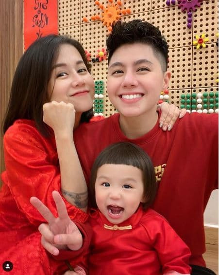 Alex - người yêu An Nguy đăng ảnh mới kèm chia sẻ: "Tạm biệt năm 2023, tạm biệt Hà Nội: "Một năm của những bài học, sự trưởng thành, và những kỷ niệm. Khi chương khép lại, tôi mang theo tiếng cười, nước mắt và trải nghiệm bên mình....