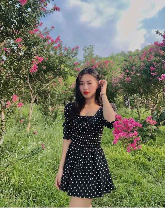 Được biết, Thanh Thư đang là sinh viên năm nhất trường Đại học Thể dục Thể thao Bắc Ninh. Cô nàng rất vui khi được tham gia tình nguyện viên phục vụ cho SEA Games 31.