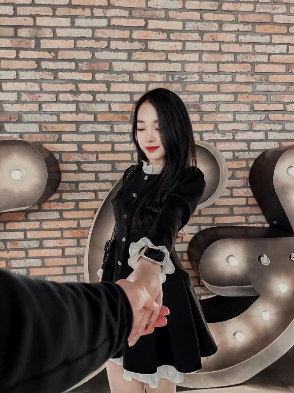 Theo đó, bạn gái của Giáp Tuấn Dương là Vũ Minh Anh, sinh năm 2000. Cả hai quen nhau được hơn 2 năm.