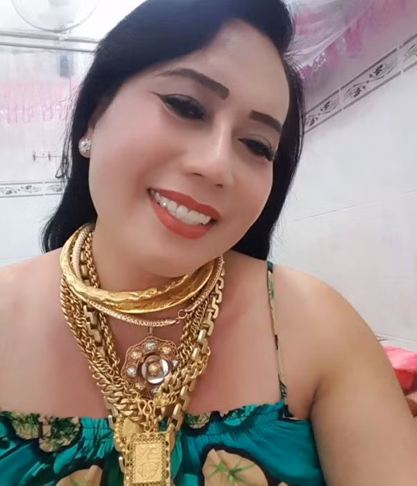 Được biết, hình ảnh Khánh Vân diện bộ trang phục "7 miếng đất" chỉ là sản phẩm của photoshop cũng gây bàn tán xôn xao.