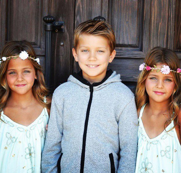 Với lượng người theo dõi ngày càng tăng vọt trên tài khoản Instagram, cặp chị em song sinh đã khẳng định được sức lan toả đến "chóng mặt" của mình. Độ nổi tiếng đã giúp Leah Rose và Ava Marie xuất hiện thường xuyên trên khắp các mặt báo thế giới, có cơ hội hợp tác với nhiều nhãn hàng nổi tiếng về thời trang, phụ kiện cho trẻ em.