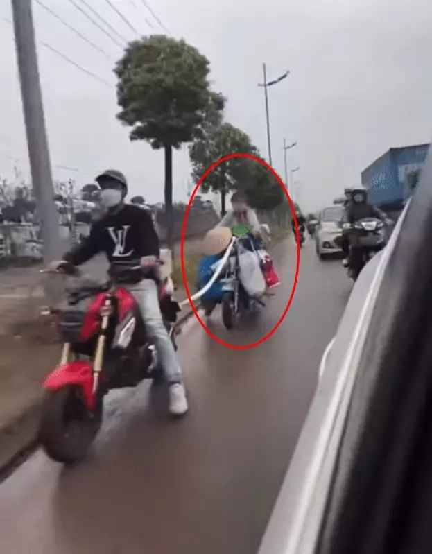 Bella tên thật Đoàn Thúy Hà (SN 1986). Người phụ nữ này vẫn nổi tiếng là "thánh quỵt" vì thói quen thường xuyên mua đồ nhưng không chịu trả tiền.