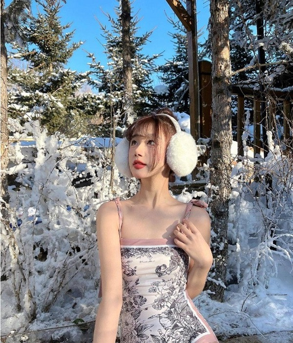 Hơn nữa, họ thường chỉ diện đồ tắm như vậy giữa trời tuyết để chụp ảnh và sẽ khoác thêm đồ ấm ngay sau đó.