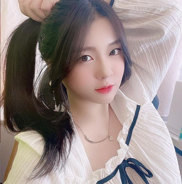 Nhờ vào nội dung đầy táo bạo này, kênh livestream của Celia nhanh chóng đạt lượng người xem tăng đột biến.