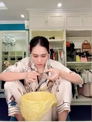 Đoàn Di Băng từng bị chồng bóc phốt lười biếng, chỉ ăn không làm.