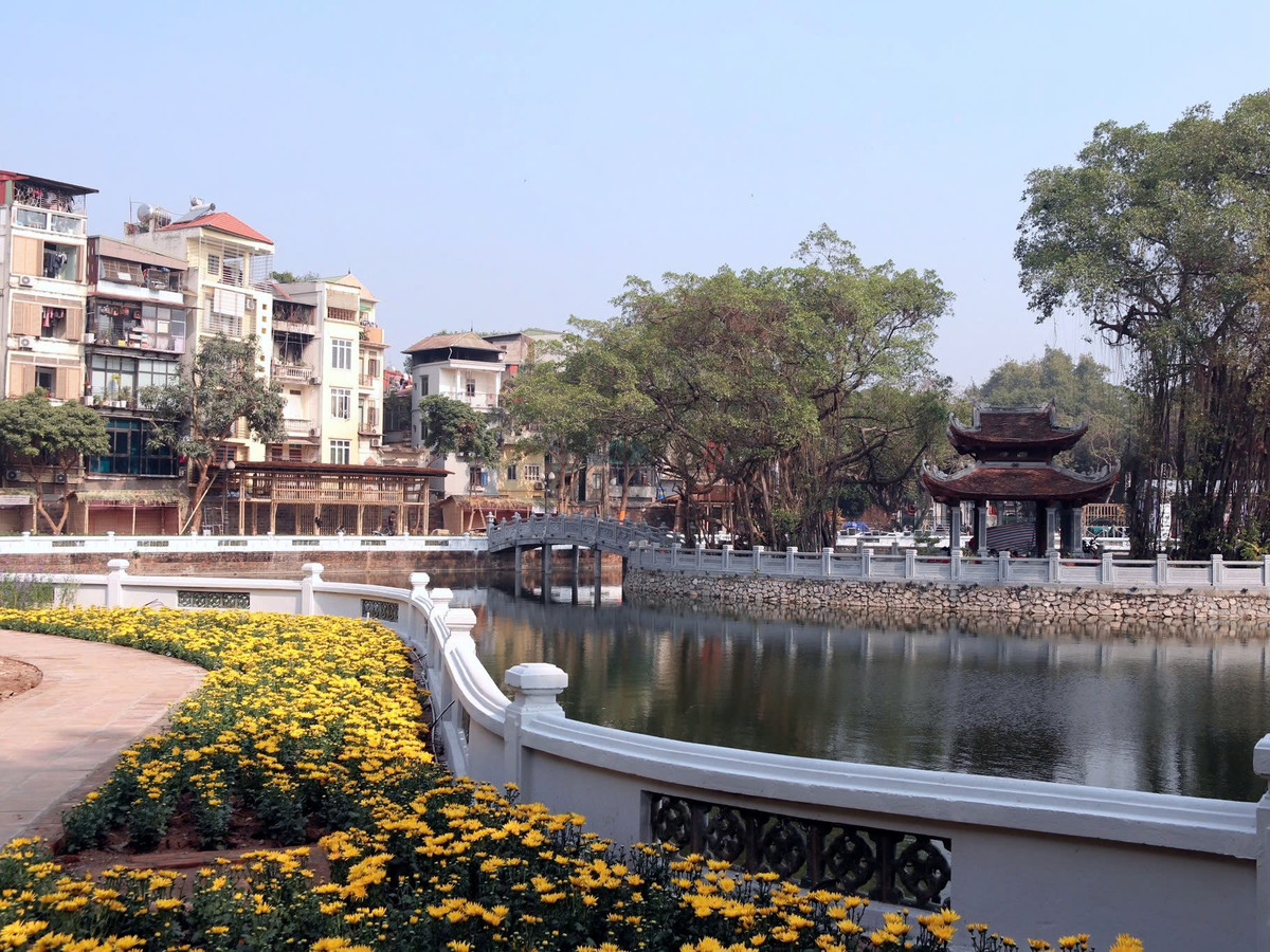 TS Lê Xuân Kiêu - Giám đốc Trung tâm Hoạt động Văn hóa Khoa học Văn Miếu - Quốc Tử Giám cho biết, Hội chữ Xuân là sự kiện văn hóa đặc sắc chào đón năm mới.