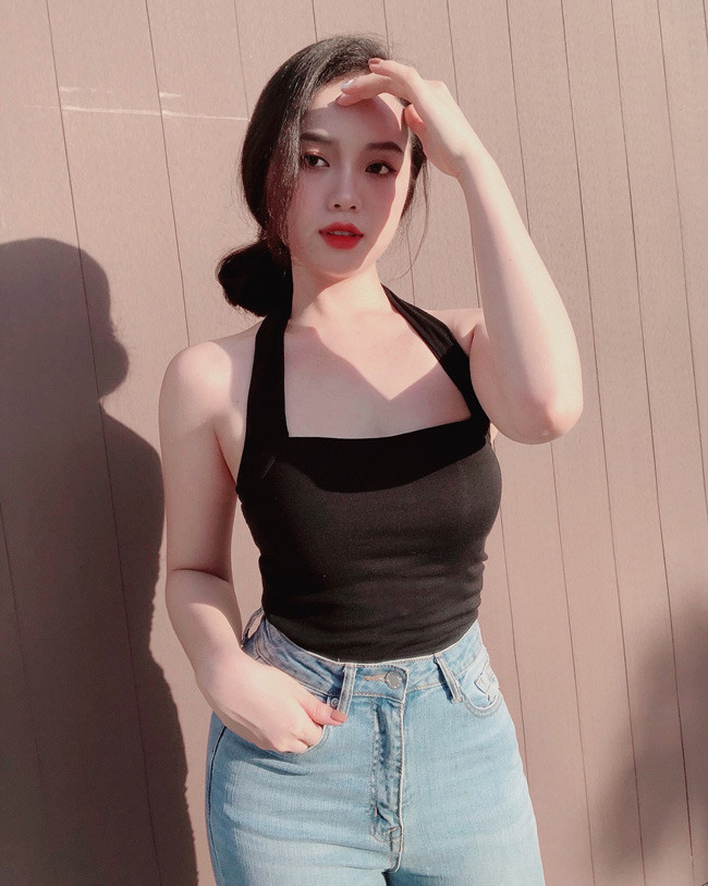 Thiện Mỹ hiện là giáo viên dạy Tiếng Anh cho sinh viên và nhân viên văn phòng.