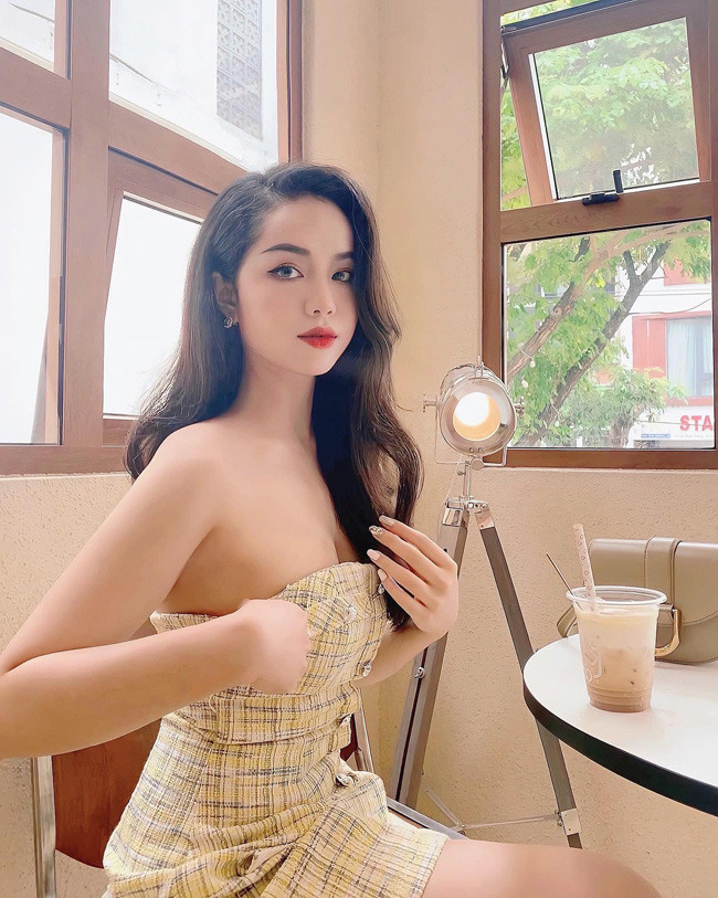 Thiện Mỹ từng nhiều lần được nhắc đến với danh xưng "nữ tiếp viên hàng không gợi cảm".