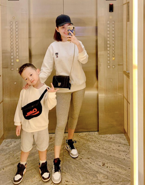 Bé Khoai Tây (tên thật là Minh) hiện đã hơn 5 tuổi, cậu bé càng lớn càng điển trai, thông minh, đáng yêu và rất tình cảm. Thiếu vắng tình cảm của bố nhưng con trai Ly Kute nhận được tình yêu thương gấp bội của mẹ, ông bà ngoại, dì,...