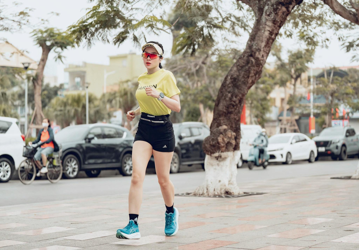 Trước đó, dù trải nghiệm đủ các "phương pháp" giảm cân nhưng Loan Barbie không thu được hiệu quả mong muốn. Và rồi cô nhận ra chỉ có tập luyện và ăn uống khoa học mới giúp thay đổi bản thân