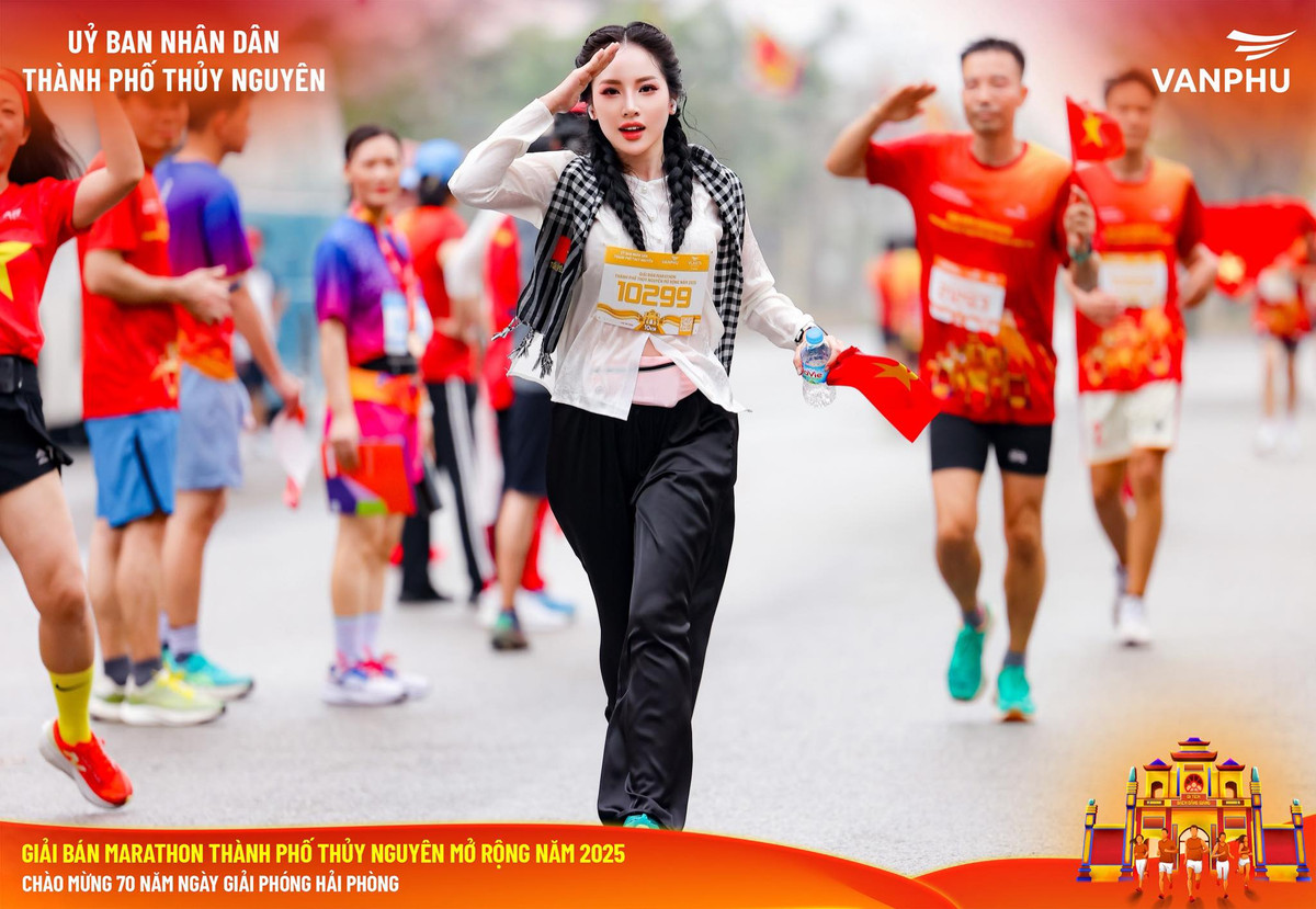 Loan Barbie cho biết bản thân xây dựng thói quen tập luyện từ năm 2022, khi ấy cô tự ti với vóc dáng khi còn 49kg nhưng bụng nhiều mỡ, da chảy xệ và cơ thể thiếu săn chắc.