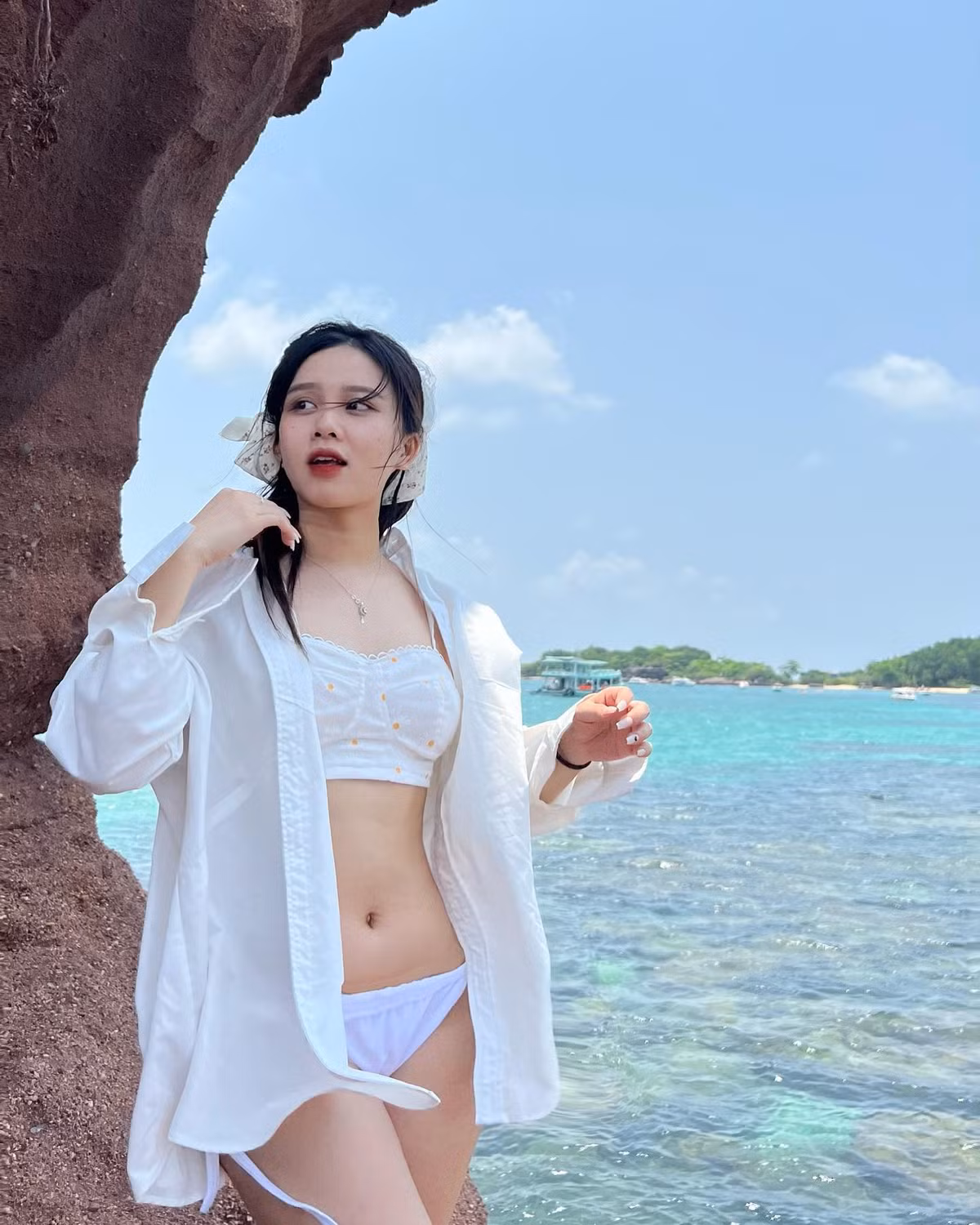 Đáng chú ý, Hoa Mỹ còn được gia đình của Nhâm Mạnh Dũng yêu mến, thường gửi đồ ăn và dành sự quan tâm đặc biệt cho cô.