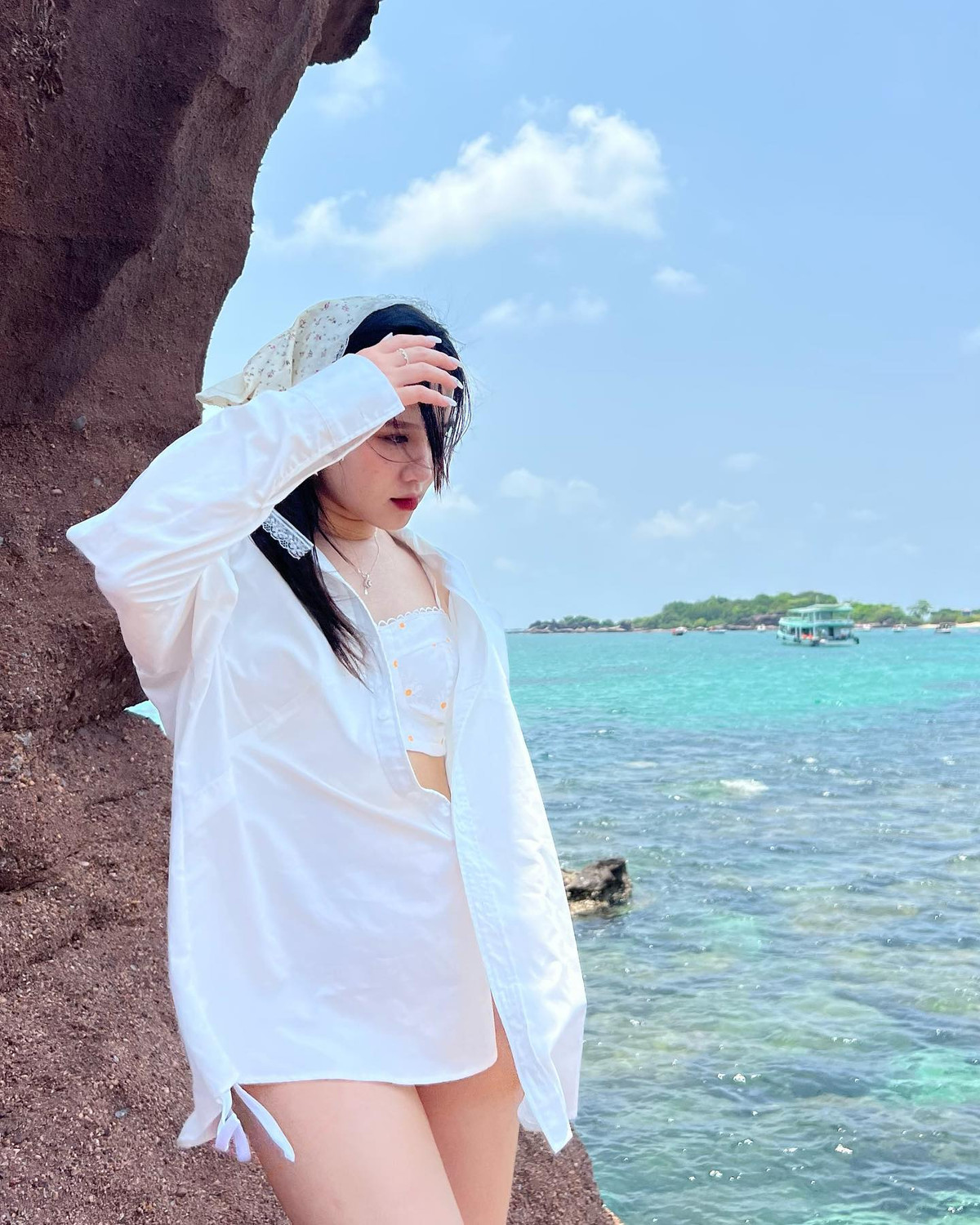 Nhâm Mạnh Dũng và bạn gái thoải mái công khai chuyện tình cảm. Nàng WAG Hoa Mỹ còn rất được lòng bố mẹ của chàng cầu thủ