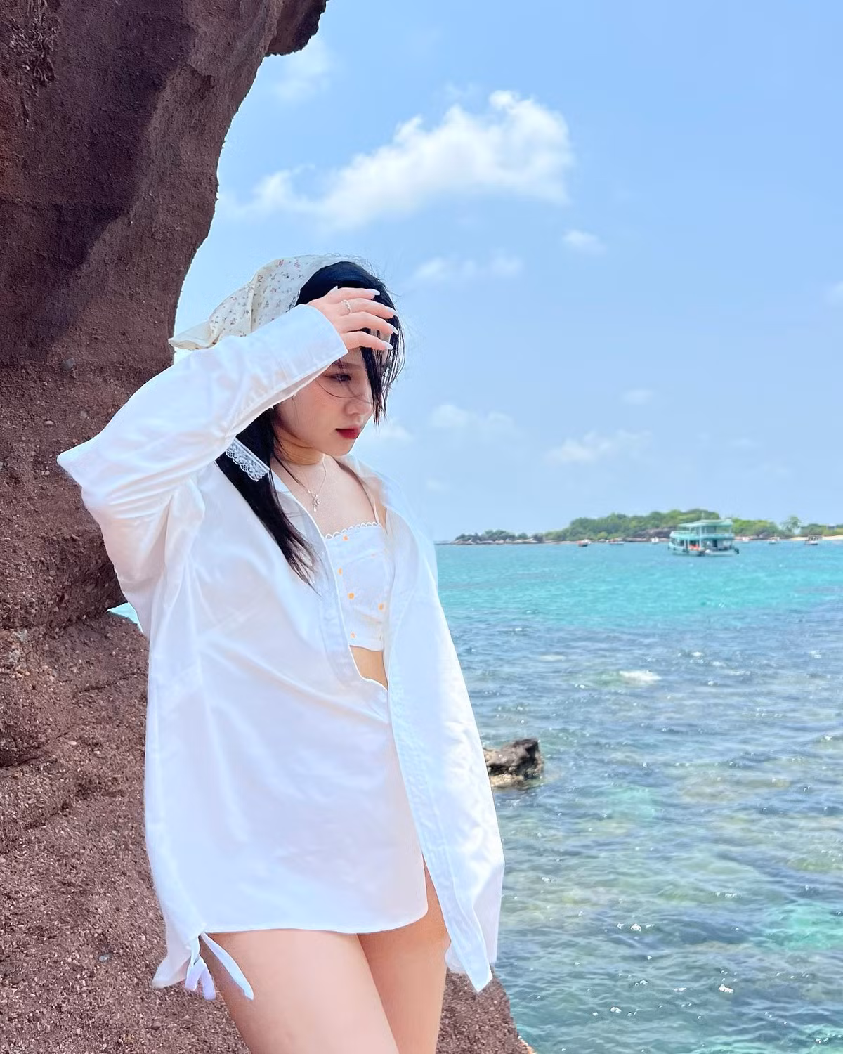 Nhâm Mạnh Dũng và bạn gái thoải mái công khai chuyện tình cảm. Nàng WAG Hoa Mỹ còn rất được lòng bố mẹ của chàng cầu thủ