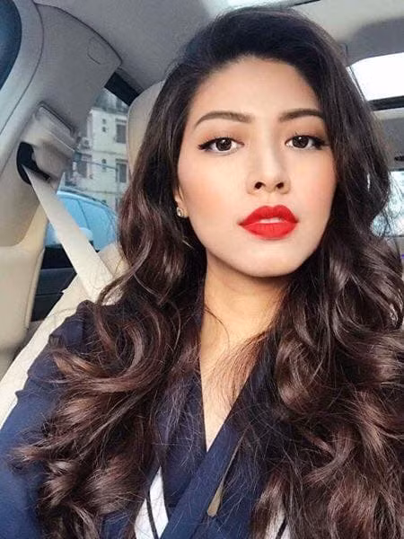 Ngọc Trinh từng chia sẻ: "Với mình, đồng hồ không phải chỉ là một vật dụng. Đó là một người đồng hành quen thuộc. Khác với trang sức, đồng hồ có trái tim, với nhịp đập cũng tương tự như trái tim của chúng ta vậy".