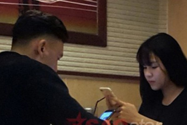 Bạn gái Đặng Văn Lâm cũng xuất hiện nhiều trong các bức ảnh check-in của thành viên gia đình bạn trai hư em gái Thanh Giang hay em trai Văn Mạnh.