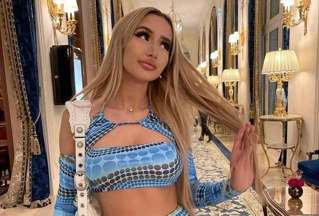  Hiện tượng mạng người Pháp Polska Babinks đăng tải đoạn video ghi lại màn tranh luận giữa cô và chủ nhà hàng ở Paris lên mạng xã hội ngày 1/11, thu hút hơn 3 triệu lượt xem, theo News.com.au.