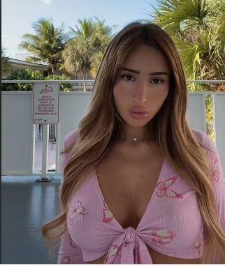 Trường hợp gặp rắc rối vì trang phục diện ở nơi công cộng như Polska Babinks không phải hiếm gặp.