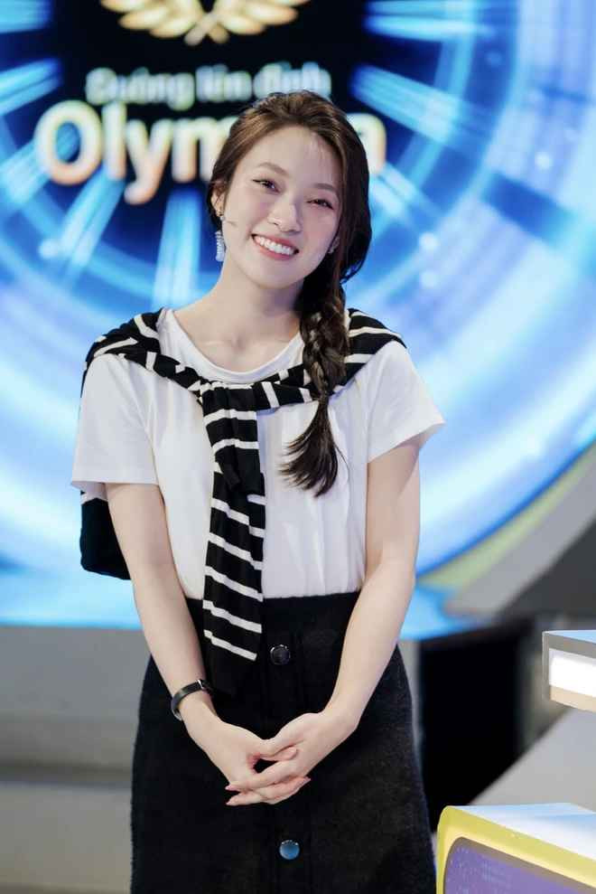 Nhìn vào thành công rực rỡ đó sẽ vẫn có người cố chấp nghĩ rằng Khánh Vy "ăn may" nhờ trở thành hiện tượng mạng, nổi tiếng sau 1 đêm vì đoạn clip nhái 7 thứ tiếng viral khắp MXH.