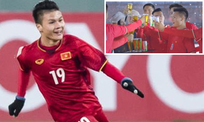 Bên cạnh đó, trong video Quang Hải cũng mặc áo khiến người xem liên tưởng đây là U23 Việt Nam. Hình ảnh đội tuyển bị vi phạm, VFF lên tiếng khiến tiền vệ này gặp nhiều rắc rối thời gian đó.